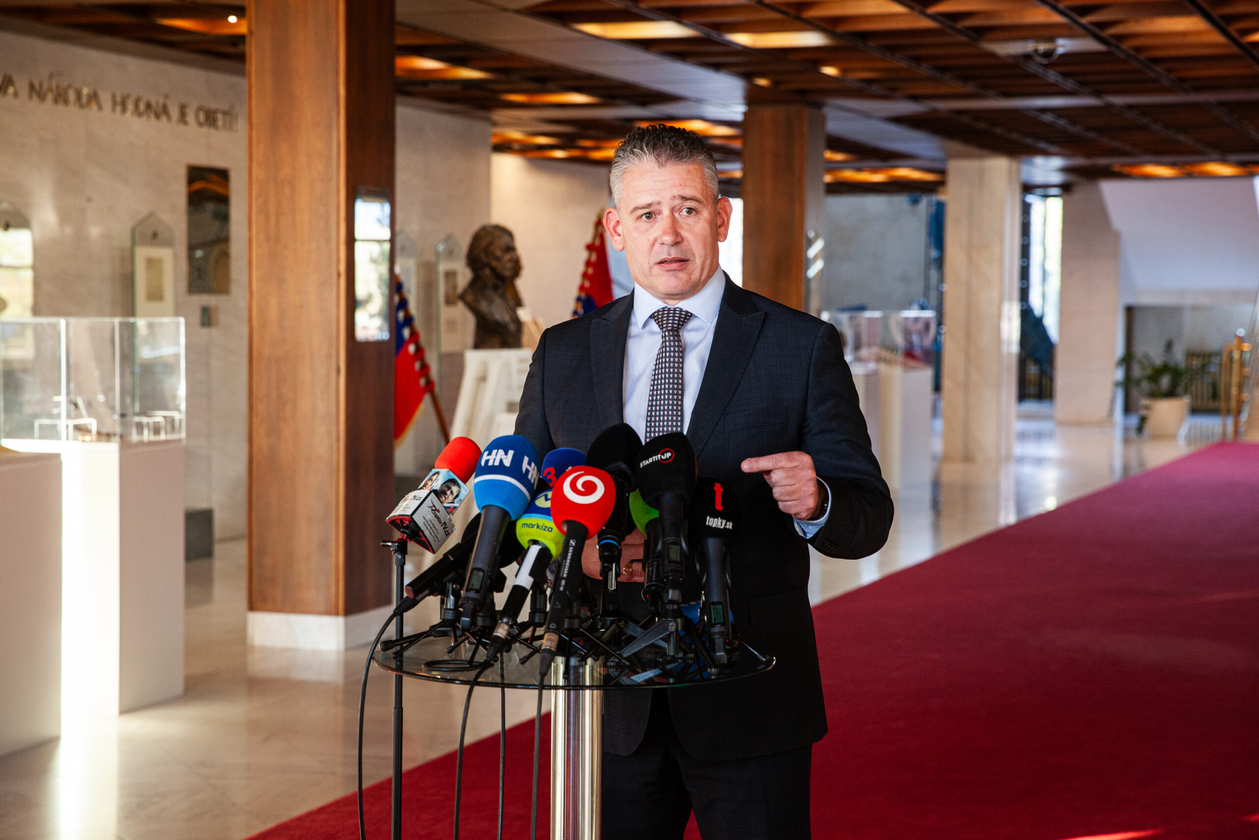 Opozičný poslanec Mikulec sa pýta, prečo koalícia po&hellip;