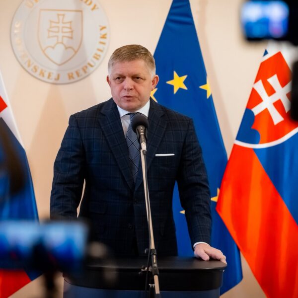 Fico žiadal od Magyara vysvetlenie. Tvrdenia o migrantoch označil za klamstvo a hovoril o taktike typu „vylejeme špinu a necháme to&hellip;