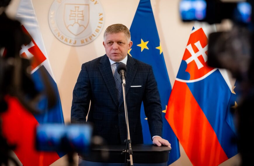 Fico žiadal od Magyara vysvetlenie. Tvrdenia o migrantoch označil za klamstvo a hovoril o taktike typu „vylejeme špinu a necháme to tak“