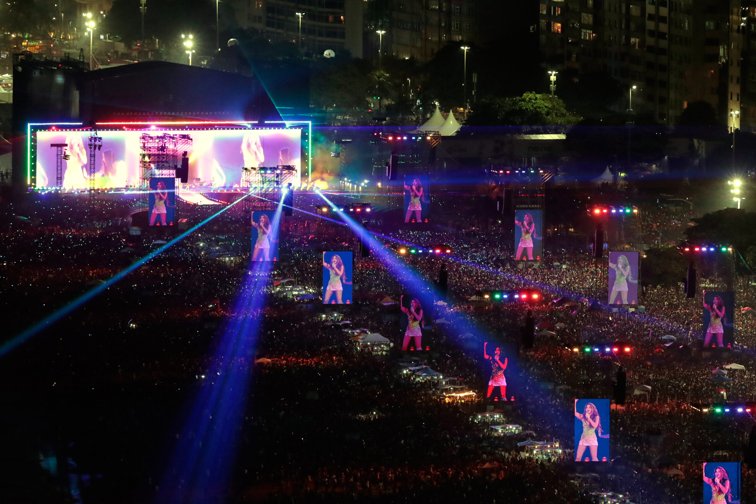 Top foto dňa (3. máj 2026): Koncert Shakiry,&hellip;