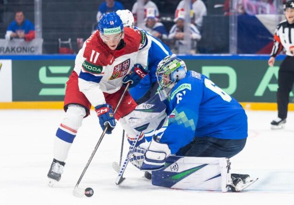 Čech Horák ako Slovinec na MS v hokeji 2026 vychytal Čechov a odteraz bude zase fandiť Čechom – VIDEO, FOTO