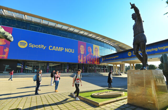 FC Barcelona potvrdil príchod Gordona z Newcastlu za 70 miliónov eur, suma za prestup sa ešte môže zvýšiť