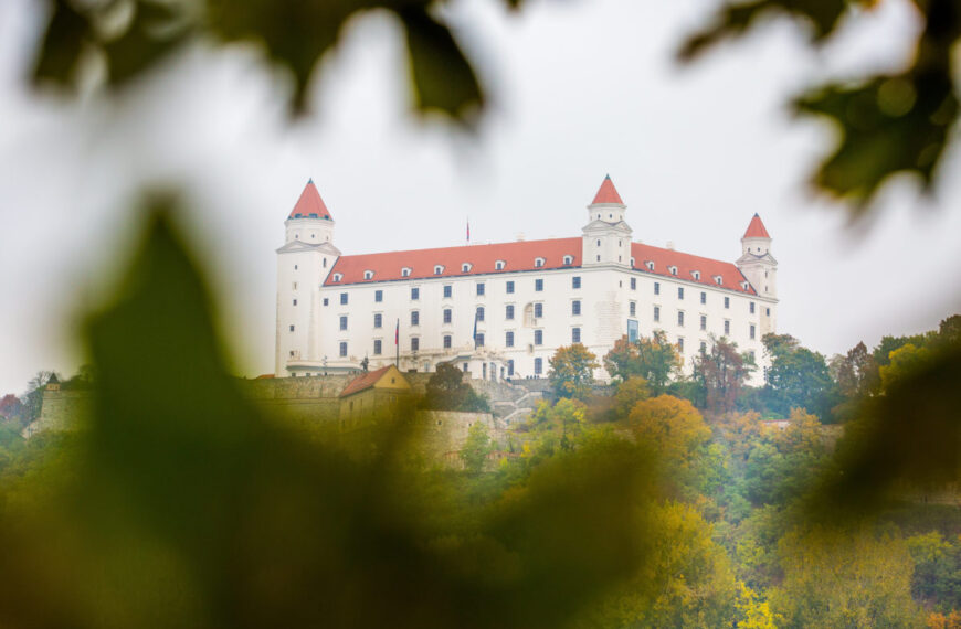 Bratislava napreduje s projektom Živé námestie, tento mesiac spúšťa ďalšiu fázu rekonštrukcie