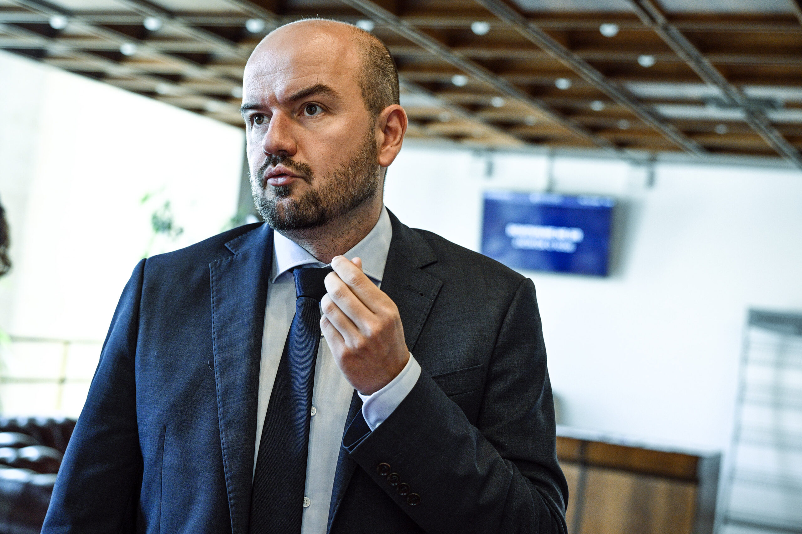 Koalícia sa bojí voličov zo zahraničia, podľa Dubéciho&hellip;
