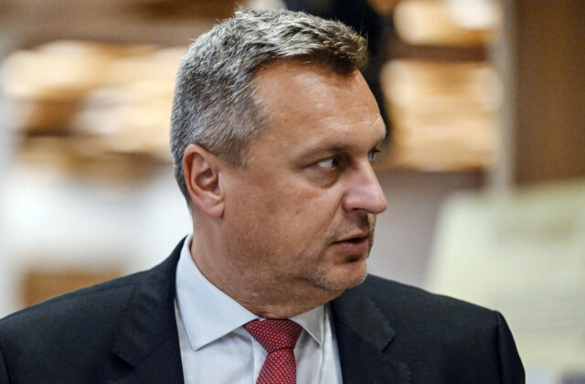 Spor v koalícii sa vyostruje, Danko plánuje doručiť Ficovi návrh na odvolanie Tarabu