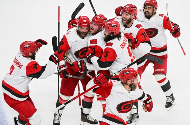 Montreal prvýkrát prehral v play-off dvakrát za sebou. Slafkovský bol pri góle, ktorý neuznali – VIDEO