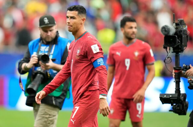 Portugalskí hráči nemajú povinnosť prihrávať iba Cristianovi Ronaldovi, vysvetľuje Conceicao