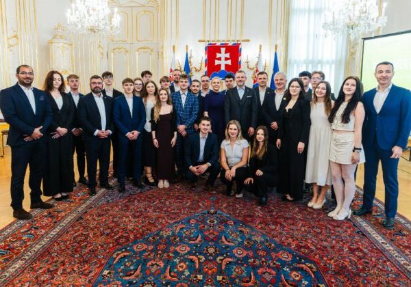 V Prezidentskom paláci sa konala historicky prvá diskusia prezidenta, ministrov a mladých o vízii Slovenska
