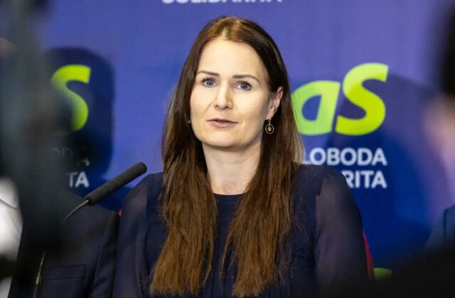 Cyrilometodské slávnosti budú len pre politikov. Bajo Holečková kritizuje „papalášške oslavy“ za viac ako 300-tisíc eur
