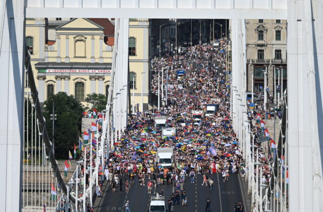 Po Orbánovom páde sa vrátil aj Pride pochod, v Budapešti sa ho napriek horúčavám zúčastnili tisíce ľudí