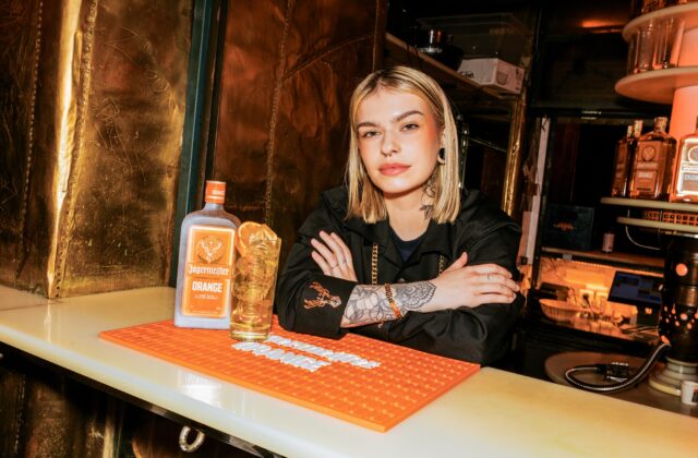Každý bar potrebuje svoju Zlatokopku: Jägermeister Orange v jednoduchom mixe s tonikom