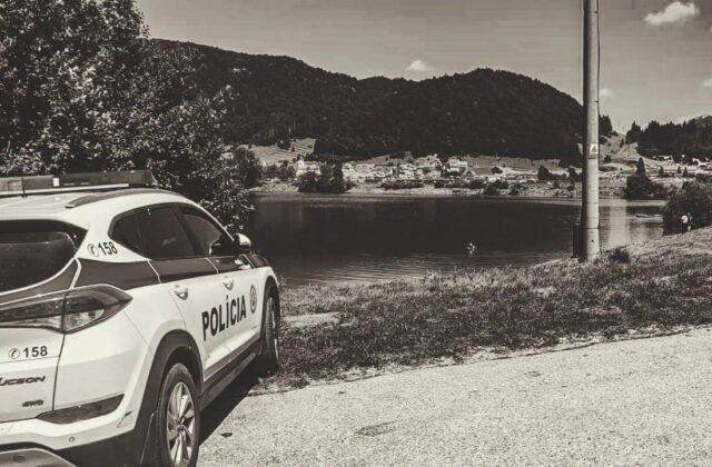 Ďalšia tragédia pri vode na Slovensku. Muž po požití alkoholu skočil do vody na Dedinách, spod hladiny už nevyplával – FOTO