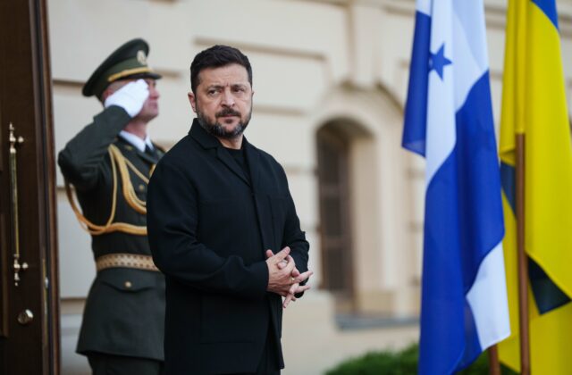 Kyjev vracia poľské vyznamenania po tom, čo Nawrocki odobral ocenenie Zelenskému