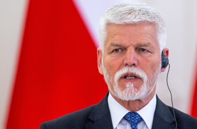 Český prezident Pavel podal na Ústavný súd kompetenčnú žalobu, ide o jeho účasť na samite NATO