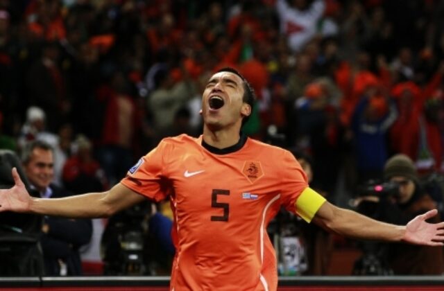 Feyenoord Rotterdam má staronového trénera. Kto nahradil Van Persieho?