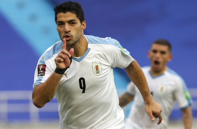 Suárez nemá dôvod sa mi ospravedlňovať, vyhlásil tréner uruguajskej reprezentácie Bielsa