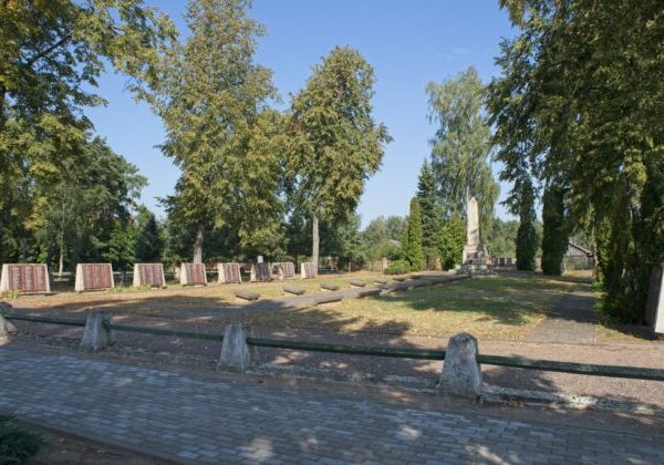 Litva znesvätila hroby padlých sovietskych vojakov. Moskva ich exhumáciu označila za barbarstvo