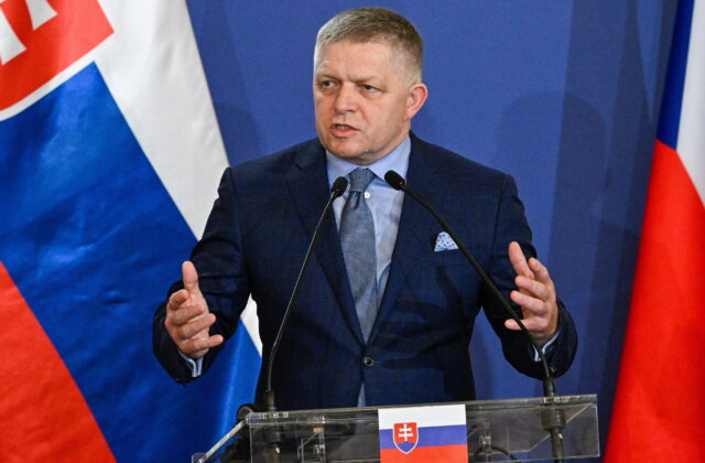 Fico sa referenda nezúčastní, označil ho za najdrahší prieskum verejnej mienky