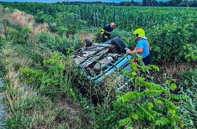 Dopravné nehody v Košickom kraji: Behom pár hodín skončili na streche tri autá – FOTO