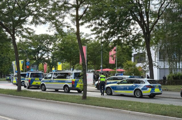 Útok nožom v Nemecku neprežil zamestnanec banky, páchateľa po rukojemníckej dráme zadržali