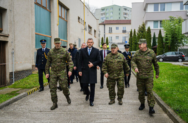 Do hodnosti poručík vymenovali 103 absolventov, Pellegrini apeluje na pripravenosť na nové bezpečnostné hrozby – VIDEO