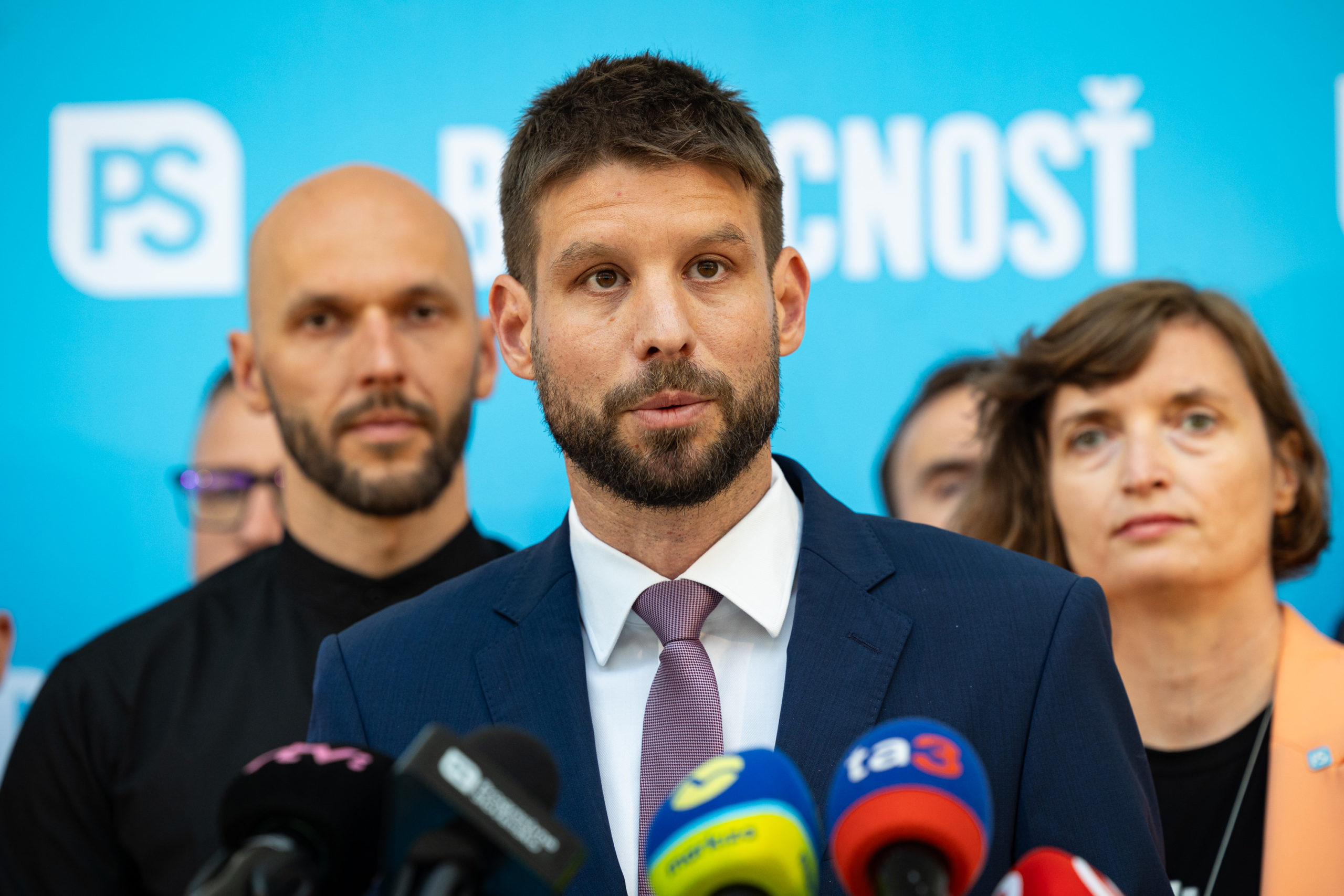 Šimečka je podľa politológa viditeľný len minimálne, oproti&hellip;