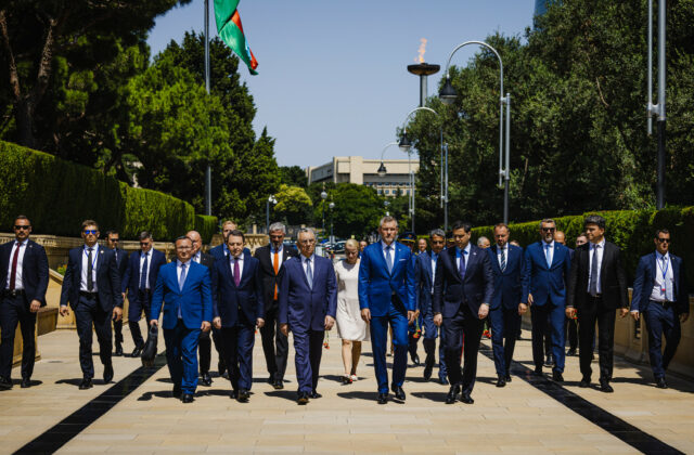 Prezident Pellegrini v Azerbajdžane rokoval s premiérom, témou bola energetika aj investície – VIDEO, FOTO