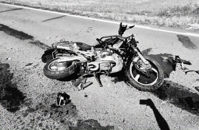 Ďalšia tragická nehoda na cestách, zrážku s autom neprežil 55-ročný motorkár – FOTO