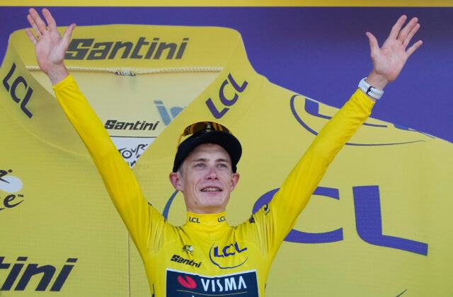 Vingegaard je po prvej etape lídrom hodnotenia Tour&hellip;