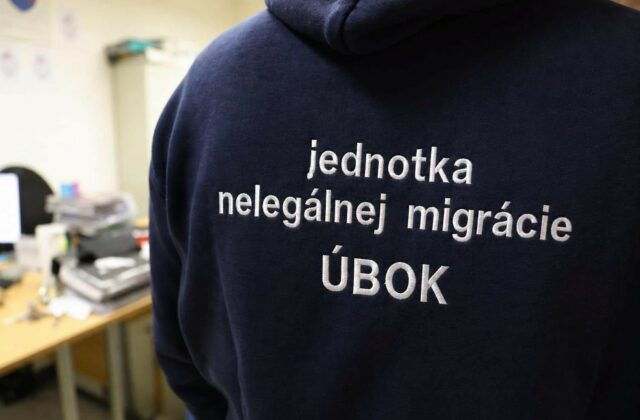 Polícia obvinila štyroch ľudí podozrivých z trestnej činnosti súvisiacej s obchodovaním s ľuďmi – FOTO