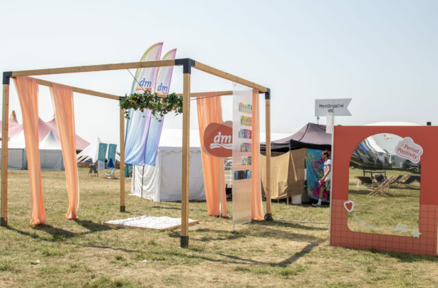 Mužov čaká na Lovestreame skúška tehotenského bruška, na festivale sa tak otvorí téma ženského zdravia