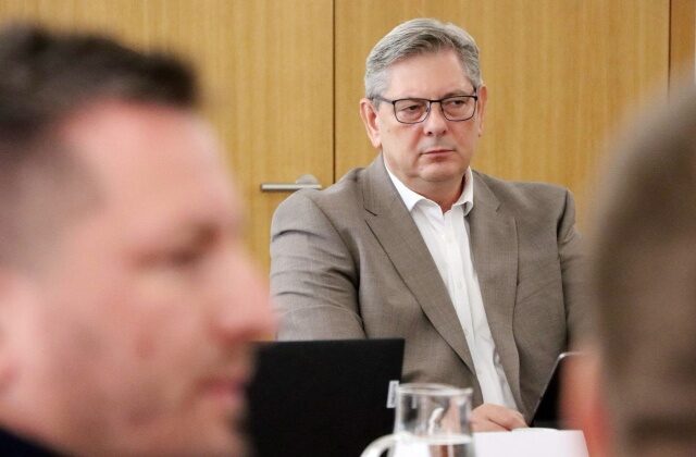 Šport má byť o emóciách, nie o nenávisti. Suskovo ministerstvo chce bojovať proti diváckemu násiliu a extrémizme – FOTO