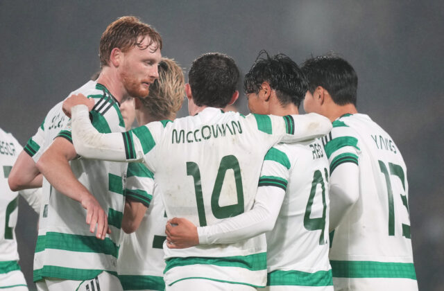 Tréner Celticu Glasgow sa po zákroku v nemocnici cíti omnoho lepšie