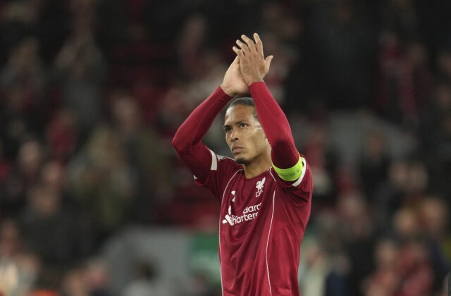 FC Liverpool musí reagovať na neprijateľnú sezónu, tvrdí obranca Van Dijk – VIDEO