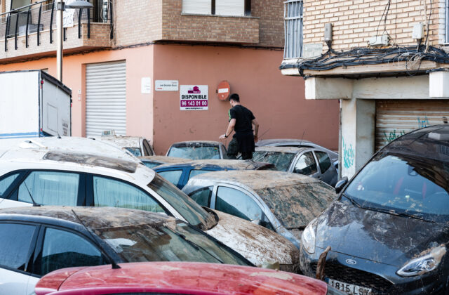 Prívalové dažde v Španielsku zaplavili ulice, zranili 11 ľudí a stovkám ďalších znepríjemnili život