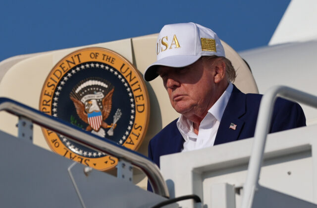 Trump chce od Iránu kompenzácie za desaťročia konfliktov a útokov