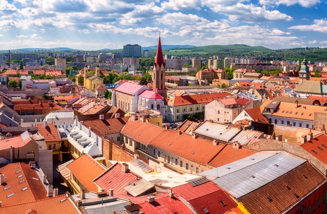 O kreslo primátora Košíc sa uchádza osem kandidátov, o posty poslancov má záujem až 274 ľudí