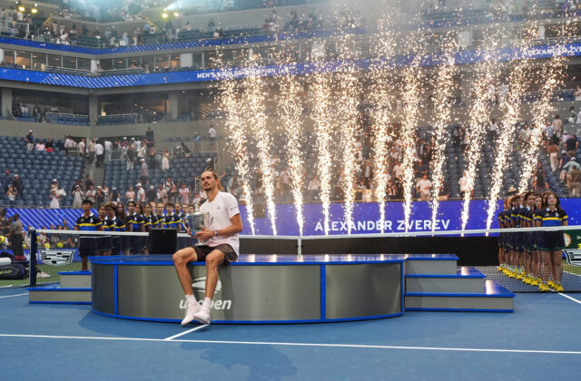 Zverev si neuvedomil, že vyhral finále a pripravoval sa na pokračovanie v zápase: Bol som úplne ponorený do hry – VIDEO