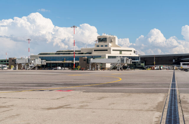 Milánske letisko Malpensa už nesie aj meno Silvia Berlusconiho, rozhodnutie vyvolalo vášne