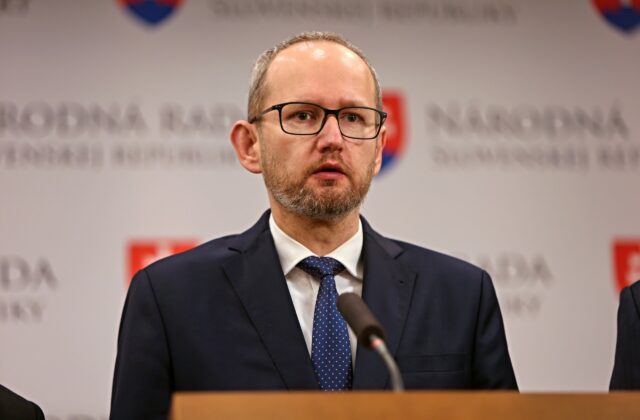 Slovensko ako základňa ruských špiónov? Bátor upozorňuje na rastúce riziko