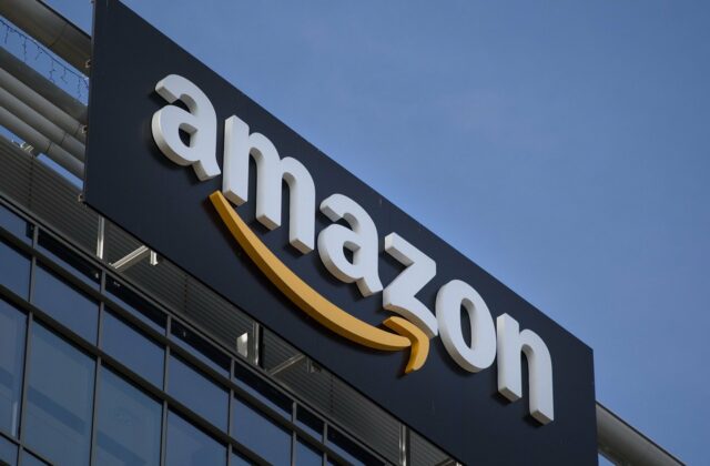 Spor Amazonu s odborármi mieri na súd, firma sa odvoláva na legislatívu a trvá na dodržaní zákonov