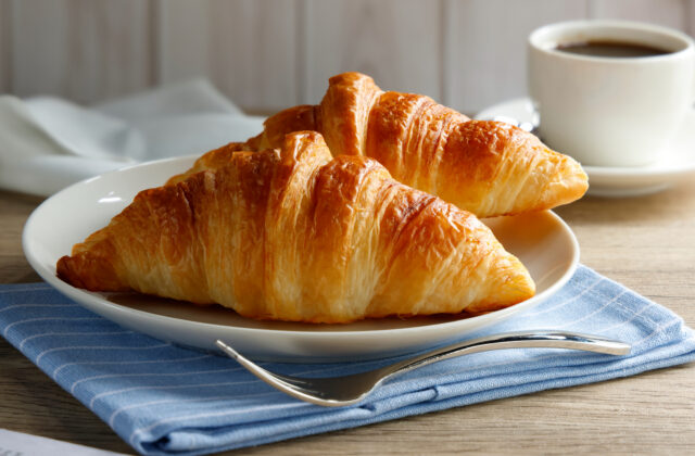 Z pekárne až na vrchol módy: Lidl očaril na Parížskom Fashion Weeku s „NeckCroissantom“