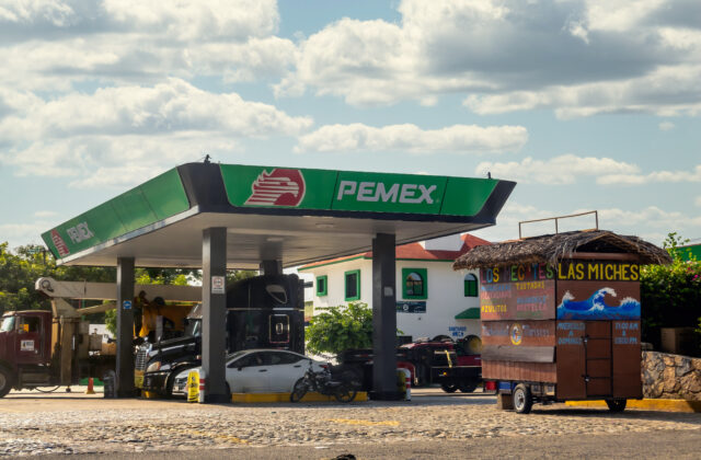 Mexické úrady odhalili takmer 60 miliónov litrov paliva zrejme určeného pre čierny trh