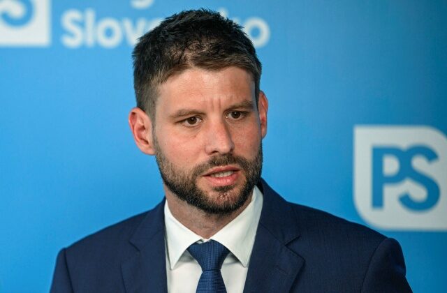 Šimečka označil tlačovku Smeru o jeho rodine za čistú drzosť. Najmä v čase, keď Kaliňák čelí masívnemu konfliktu záujmov