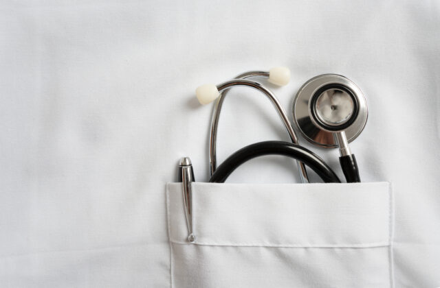 Na špecialistu čakajú Slováci aj päť mesiacov. Využívanie virtuálnej kliniky UNIQA vzrástlo o 167 %, medzi najvyužívanejšie služby patrí aj pediatra