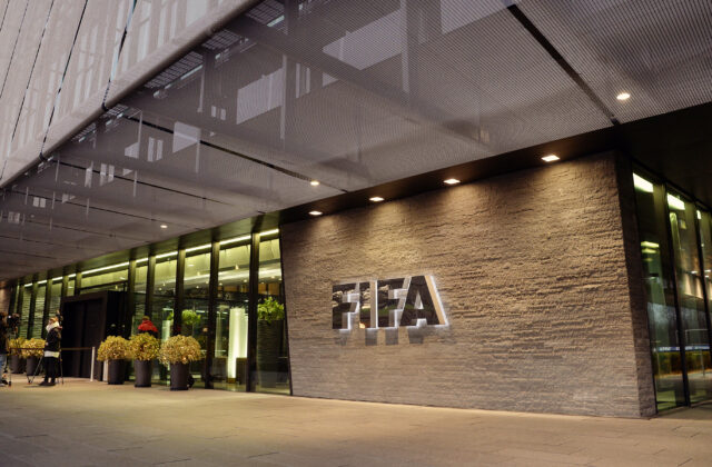 FIFA odmieta obvinenia UEFA ohľadom plánu predaja podielov na MS