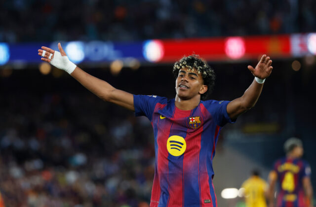 FC Barcelona vedie La Ligu s plným počtom bodov a potvrdzuje pozíciu favorita, triumf vo Valencii režíroval dvojgólový Yamal – VIDEO