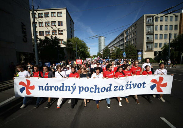 Top foto dňa (20. september 2026): DM ženský beh, Národný pochod za život, voľby v Rusku a Ázijské hry Wushu