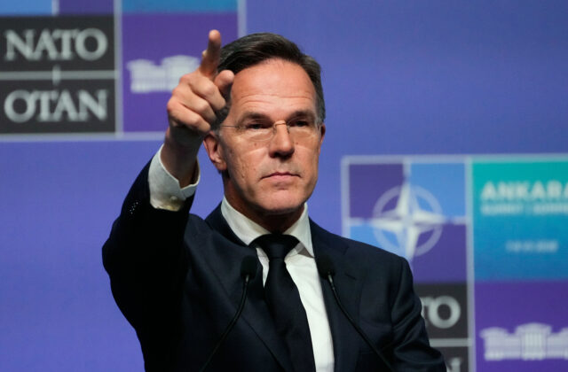 NATO odmieta reagovať na Ficove výroky, Rutte zdôraznil záväzok spojencov