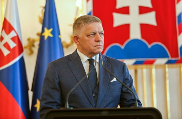 Fico stiahol návrh na odvolanie Tarabu, koalíciu nechce vystavovať ďalšej destabilizácii. Pellegrini jeho požiadavke vyhovel